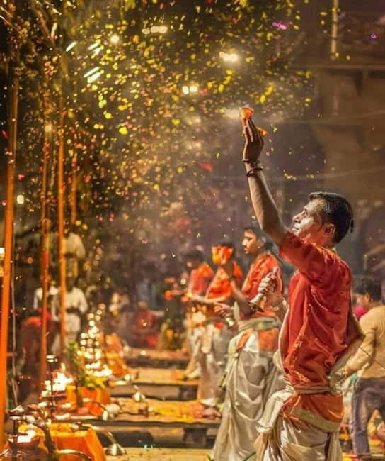 From Varanasi: A Full-Day Tour of Varanasi's Spiritual Heart - Kashi Vishwanath Temple: sacred space, guided pacing, and practical footwear
