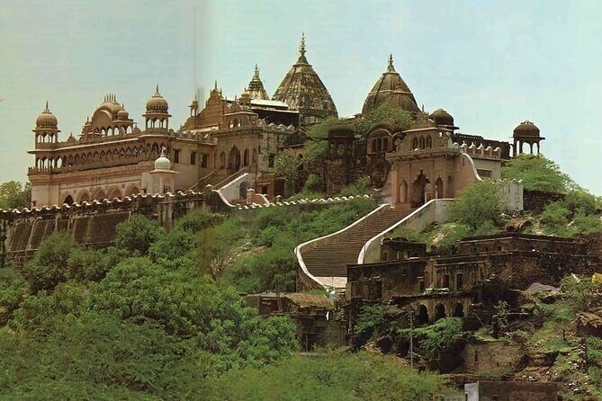 Full Day Agra, Mathura Vrindavan Tour Package from Delhi - Comfort on the Road: AC Car, WiFi, and a Driver Who Stays Put