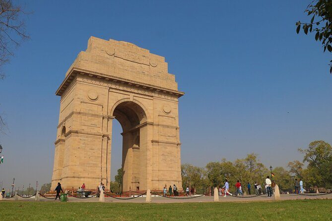 Full Day Delhi Sightseeing Tour by Public Transport - Starting at Rajiv Chowk: the easiest way to get oriented