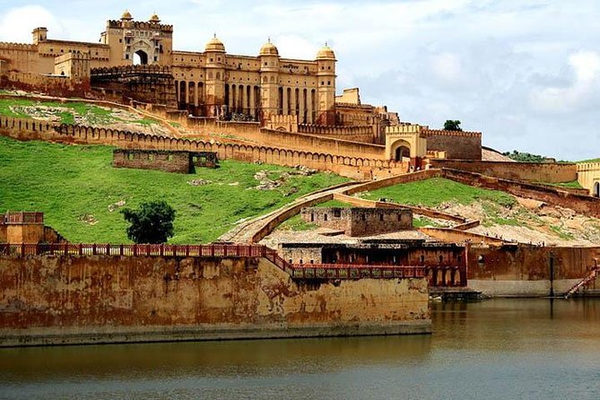 Full-Day Jaipur City Tour with Amber Fort and City Palace - Morning Pickup and the Ride to Amber Fort