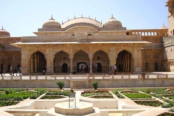 Full-Day Jaipur City Tour with Amber Fort and City Palace - City Palace of Jaipur and the Observatory: where power lived