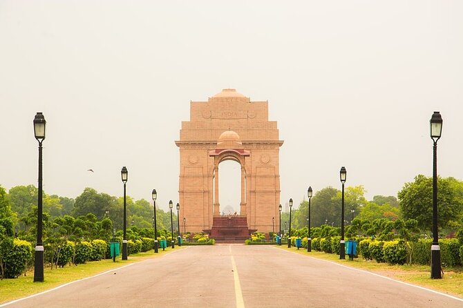 Full Day Old Delhi and New Delhi Tour - Red Fort: Mughal power in brick and shadow