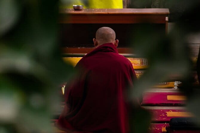 Full-Day Private Bodh Gaya Spirituality Tour from Varanasi - Sitting with the Bodhi Tree and thinking quietly