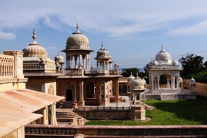 Full-Day Private City Tour of Jaipur - Royal Gaitor cenotaphs: ornate crematory monuments with a quieter mood