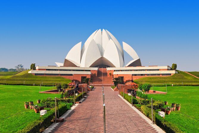 Full Day Private Guided Delhi City tour by Car with Guide - Connaught Place: a useful pause in the middle