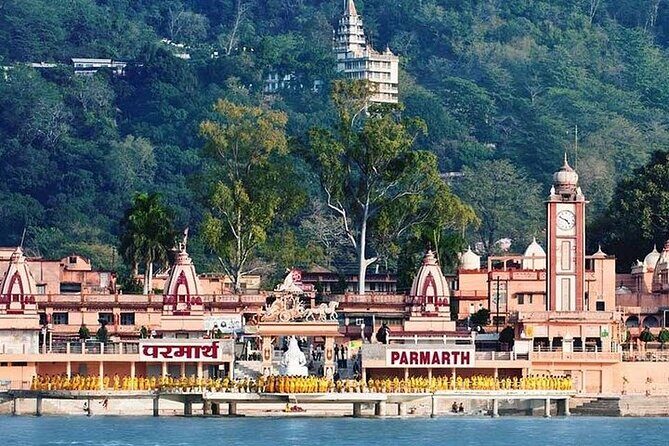 Full-Day Private Tour in Rishikesh & Haridwar - Geeta Bhawan: a large complex built for ongoing practice