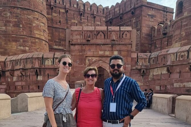Full-Day Private Tour to Taj Mahal and Agra from Delhi - The shopping shop issue: know where you can say no
