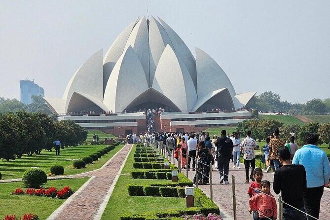 Glories of the Past-3 Day Tour to Delhi Agra Fatehpur-Taj & More - How the Guide and the Car Change the Whole Trip
