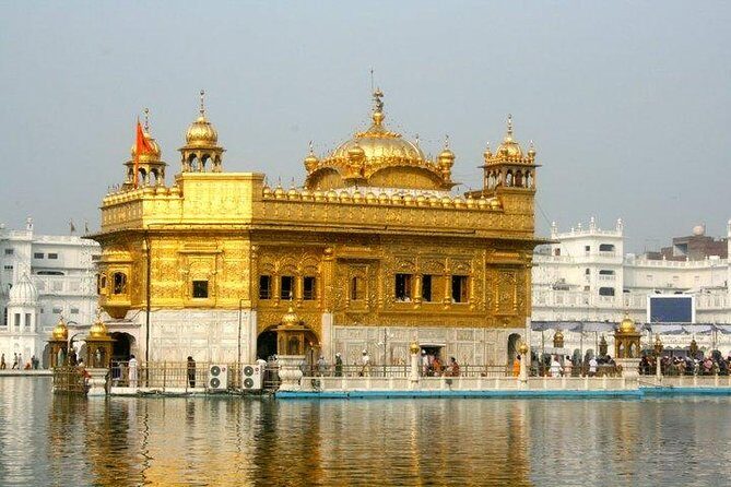 Golden Temple and Wagah Border Private Tour with Punjabi Lunch - Wagah Border’s flag-down show: arrive early for position and get set for security