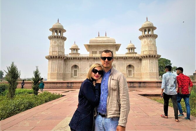 Golden Triangle Tour Package Delhi Agra Jaipur - Jaipur Highlights: Hawa Mahal, Amber Fort, Jal Mahal, City Palace, Jantar Mantar