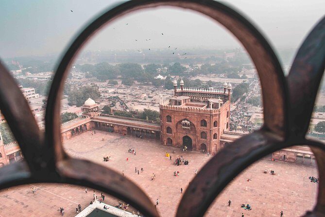 Guided 3‑hour rickshaw ride through Old Delhi with transfers - Price and what $26.74 gets you (and what doesn’t)