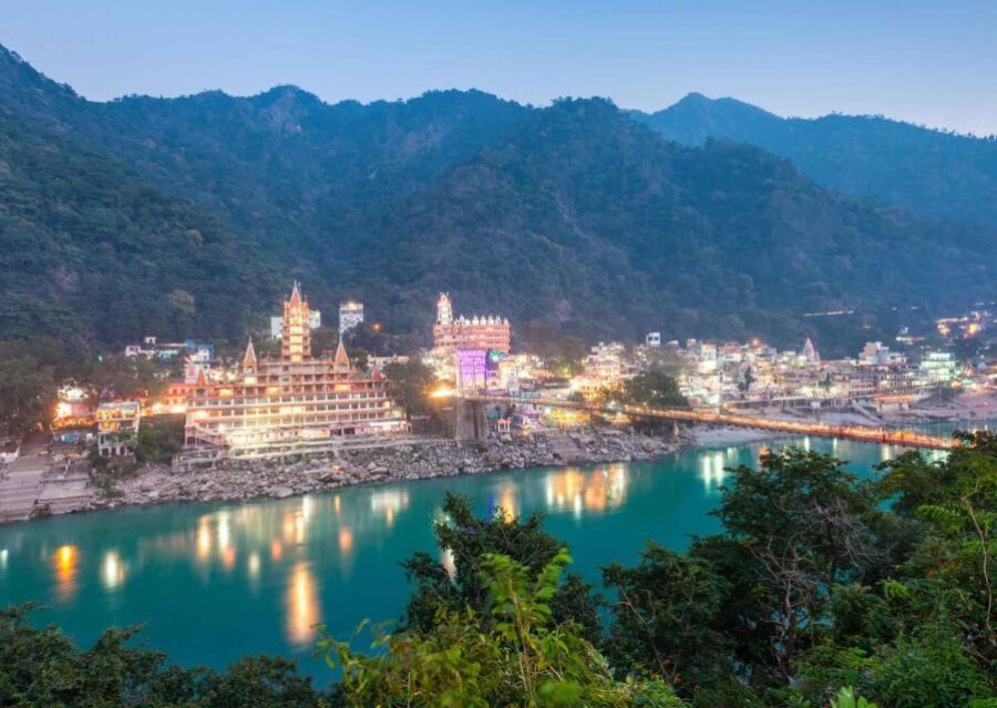 Guided Ashram Walk Tour in Rishikesh with a local - The 2-hour route: Beatles Ashram to Parmarth Niketan to Sivananda
