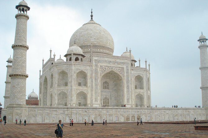Guided Day Trip from Delhi to Agra & Fatehpur Sikri - Stop 2: Taj Mahal with a Guide (and 2 Hours That Add Up)