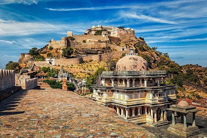 Guided Ghat Walk Experience with Boat Ride in Udaipur with a local - Lal Ghat: Colorful Detail at the Waterline