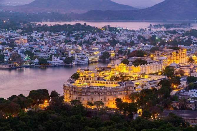 Guided Ghat Walk Experience with Boat Ride in Udaipur with a local - What Makes the Guide Matter (Especially If It’s Yash)