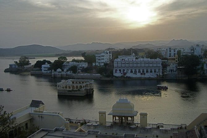 Guided Ghat Walk Experience with Boat Ride in Udaipur with a local - Starting at Ambrai Ghat: Where the Walk Gets Real