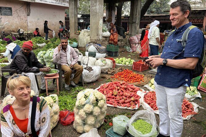 Guided Jaipur Heritage & Food Walk with Shopping - Tripolia Gate and Tadkeshwar Mahadev Temple: royal entrances and sacred quiet
