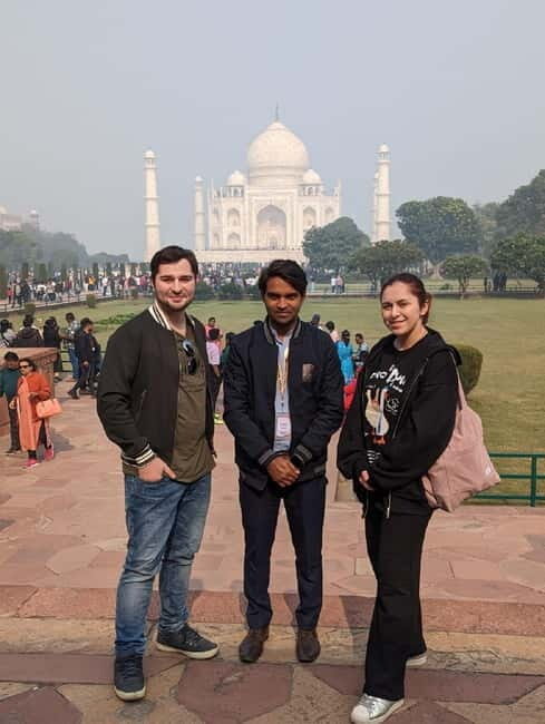 Guided Sunset Tour Of Taj Mahal with Skip-The-Line Entry - Photo timing and photo help without the stress