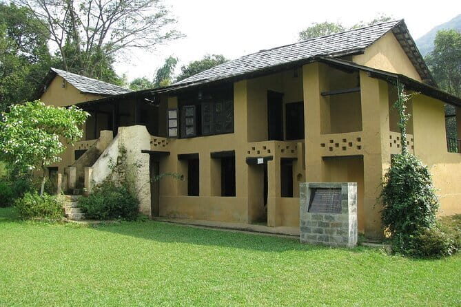 Guided tour to Andretta Artists' Village & Norah Richards' home - Price and what you’re really paying for