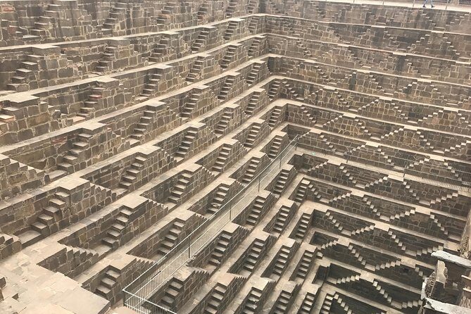 Guided Tour to Haunted Bhangarh & Abhaneri Step Well From Jaipur - The optional guide and lunch: what’s worth paying for
