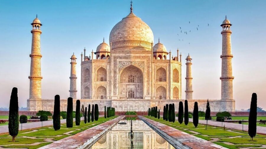 Gurgaon: Private Taj Mahal Day Tour from Gurgaon/Gurugram - Lunch break plus shopping in Agra: craft, marble inlay, leather, and carpets