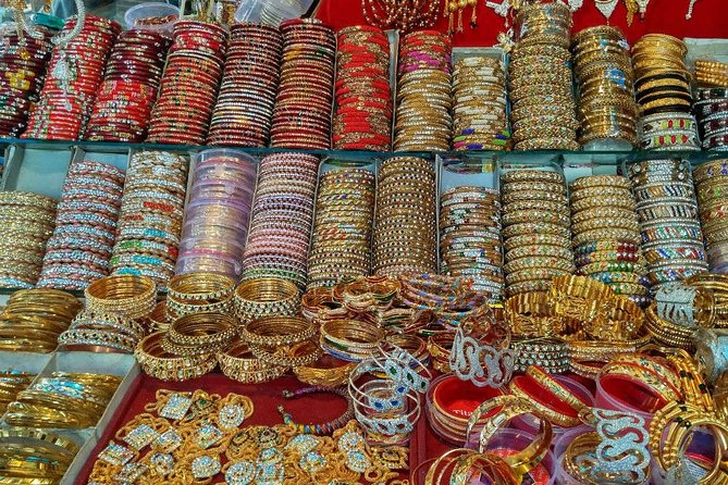 Half Day Delhi Shopping Tour With Shopping Consultant - Price and value: what $9.60 really buys you