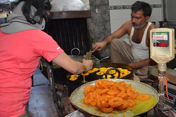 Half-Day Food Tour with Cycle Rickshaw ride to Masterji Kee Haveli - Khari Baoli Spice Market: Asia’s Wholesale Spice World (About 30 Minutes)