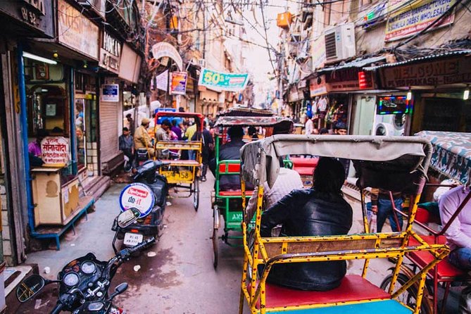 Half/Full-Day Old & New Delhi City Sightseeing by Car & Guide - Old Delhi: Jama Masjid and the Rickshaw Ride Through Chandni Chowk
