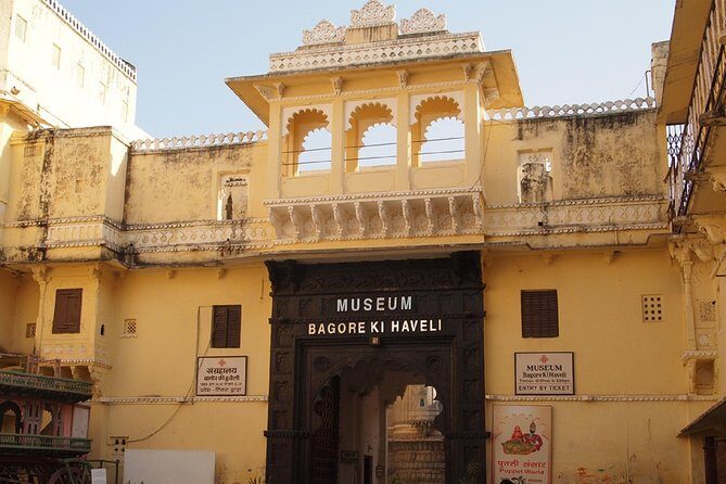Heritage & Cultural Walk of Udaipur (2 Hours Guided Walking Tour) - Bagore Ki Haveli and Lake Pichola’s Gangori and Lal Ghats
