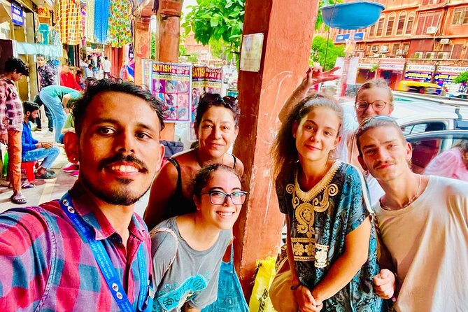 Heritage Culture and History Walking Tour in Jaipur - Hawa Mahal From the Outside: The Design Lesson Pays Off