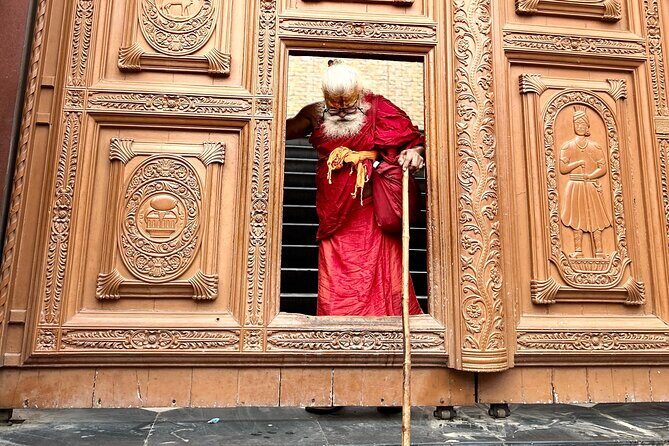 Hidden Corners of Varanasi Secret Alleys Temples and Traditions - Dashashwamedh Ghat: where stories meet the river