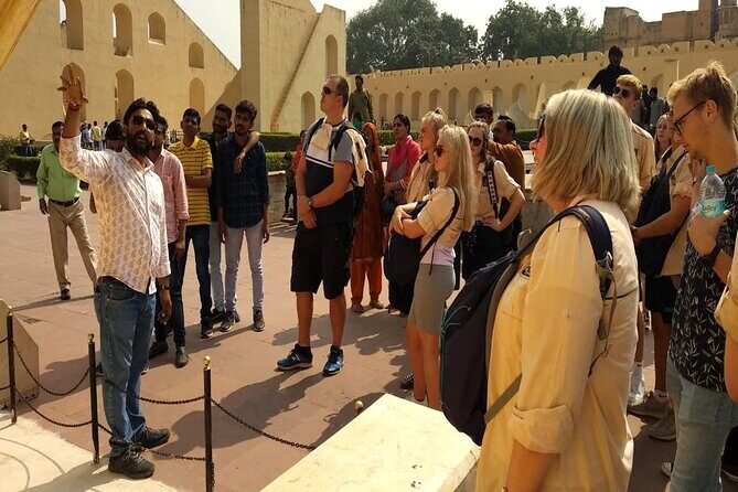Highlight Tour of Jaipur with Private Guide - Entering Hawa Mahal, the Palace of Breeze, without wasting your first hour