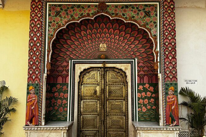 Highlight Tour of Jaipur with Private Guide - City Palace: the royal complex you can actually pace