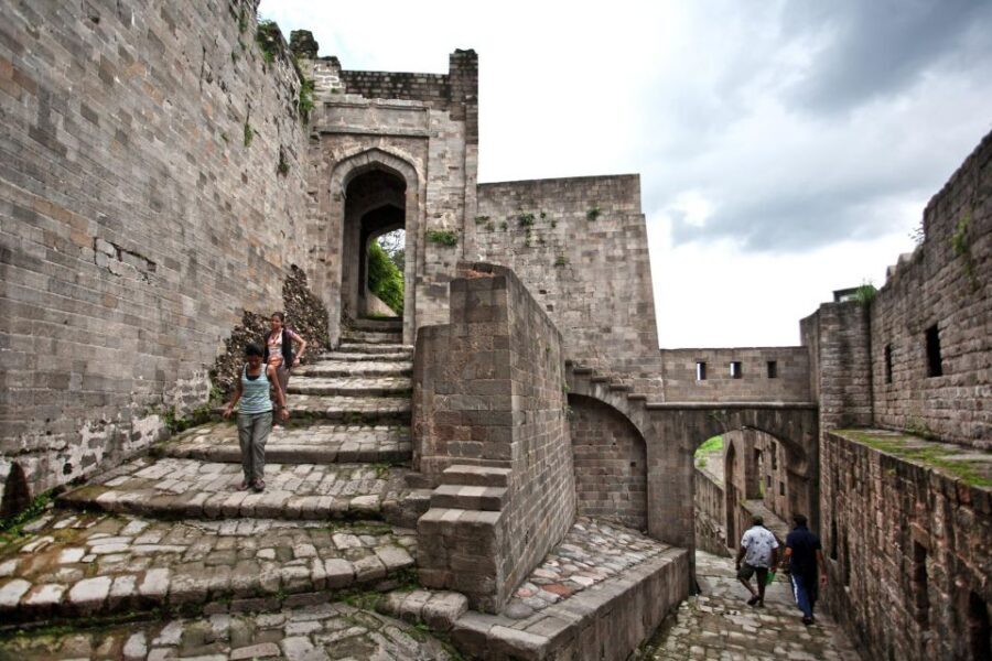 Historical Tour, Kangra fort &Rock cut temple from Dharmasla - From McLeod Ganj to Kangra: the route that sets the tone