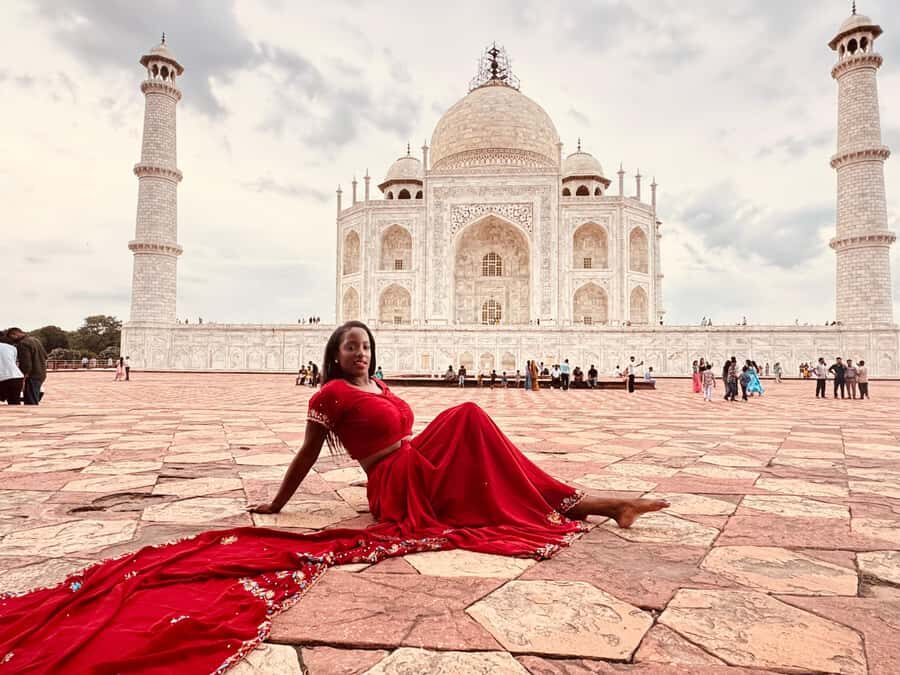 India: Premier High Value Taj Mahal Tickets with Transfers - Entering The Grounds: What To Do First (So You Don’t Miss Things)