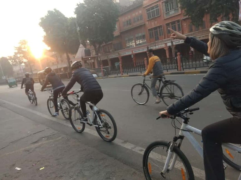 Jaipur: 3-Hour Morning Bike Tour of Jaipur Old City - Krishna ceremony at Govind Dev Ji: big gates, bells, and real participation