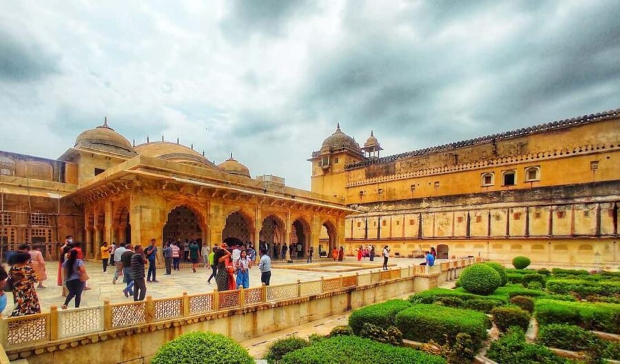 Jaipur: Amber Fort Guided Tour and Entry Ticket - Diwan-i-Khas: private authority and the shift in mood