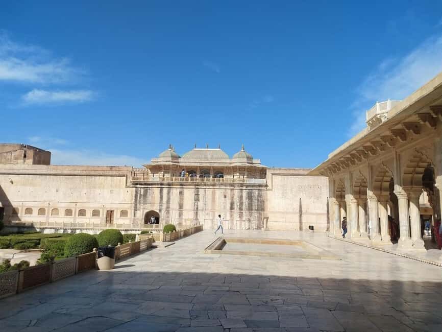 Jaipur: Amber Fort Guided Tour and Entry Ticket - Photography rules, plus how your guide can help you get better shots