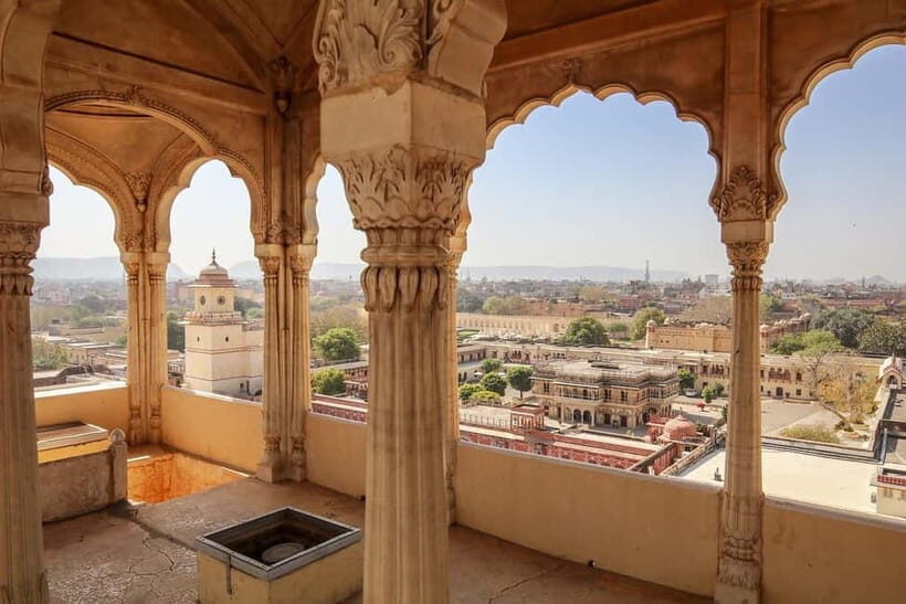 Jaipur: Amber Fort, Stepwell & Jal Mahal with Pickup - Comfort tips that make the day easier (and better photos)