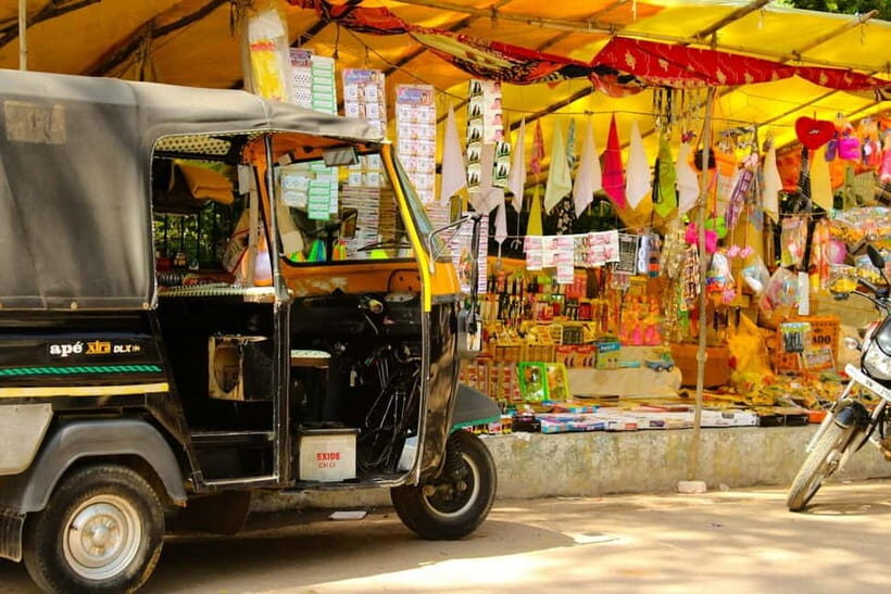 Jaipur: Amber Fort, Stepwell & Jal Mahal with Pickup - Private AC pickup and the smooth start from your hotel