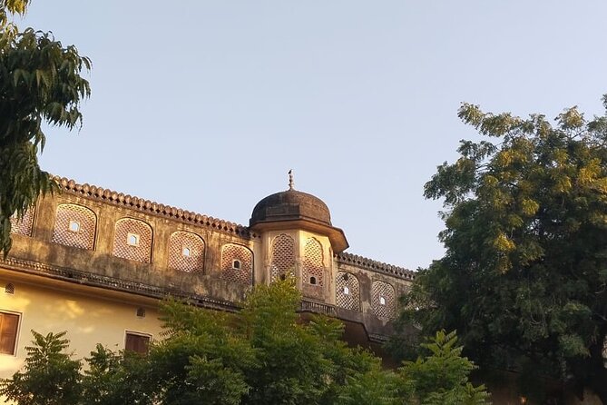 Jaipur City Full Day Luxury Private Tour - Gaitore Ki Chhatriyan: royal cremation ground, quieter than the headline sites