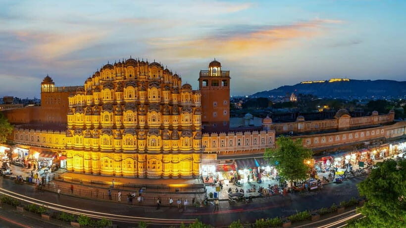 Jaipur: City Night Tour with Patrika Gate & Masala Chowk Tea - Hawa Mahal at Night: The Facade Looks Better Than Postcards