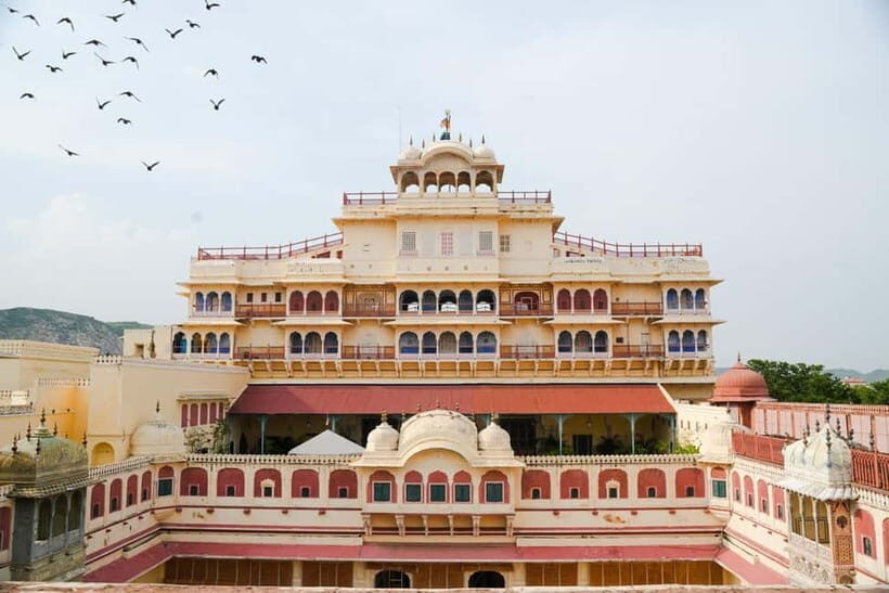 Jaipur: City Palace Museum - Direct Official Ticket - City Palace Ticket: getting in the right way at Baradari Restaurant