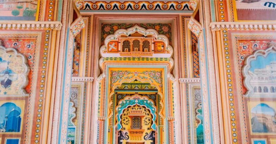 Jaipur City Tour: City Palace, Jantar, Hawa & Jal Mahal - Private Jaipur sights in one half-day loop