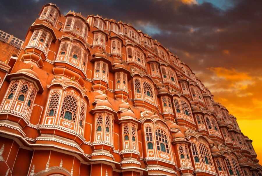 Jaipur City Tour: City Palace, Jantar, Hawa & Jal Mahal - Hawa Mahal: why 953 windows matter for street-level views
