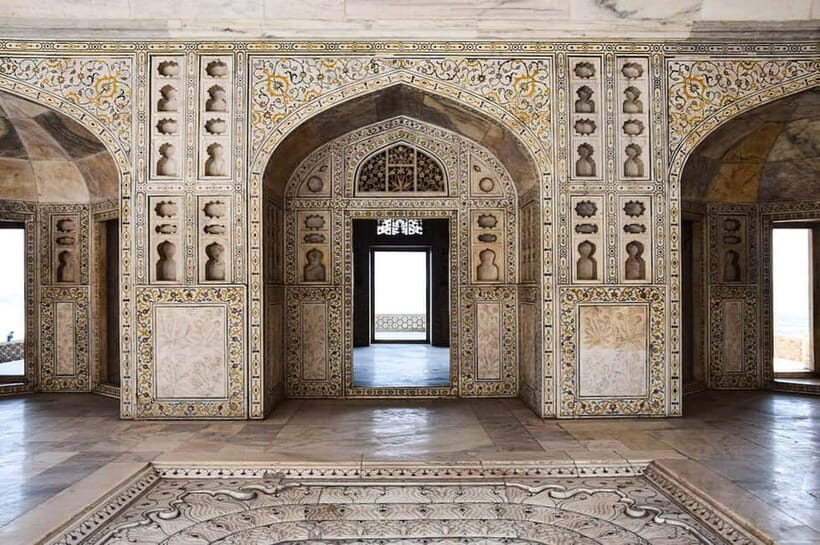 Jaipur City Tour Elephant Ride with Guide - Jal Mahal on Man Sagar Lake: Calm Photos in a Hot City