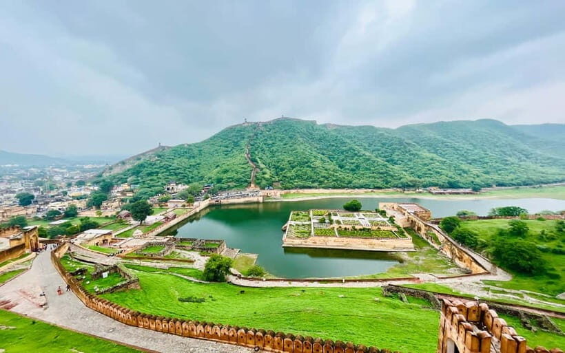 Jaipur: City Tour Full-Day Sightseeing with Guide - Jal Mahal: architecture on Man Sagar Lake
