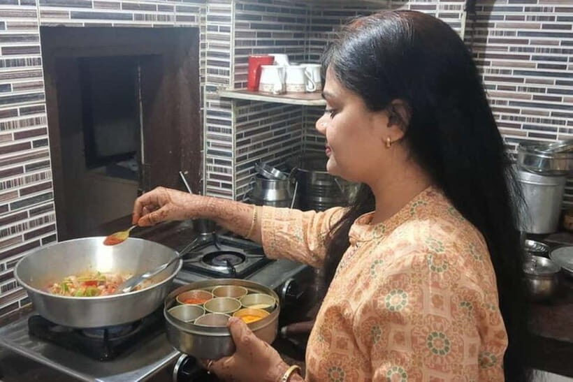 Jaipur: Cooking Class with a Local Family - Why a Jaipur home cooking class beats a restaurant meal