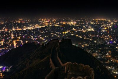 Jaipur Evening City Tour In Open Jeep - Hawa Mahal and the City’s palace core: more than a quick photo stop