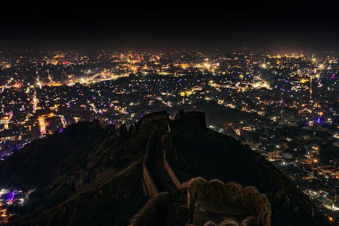 Jaipur Evening City Tour In Open Jeep - Hawa Mahal and the City’s palace core: more than a quick photo stop